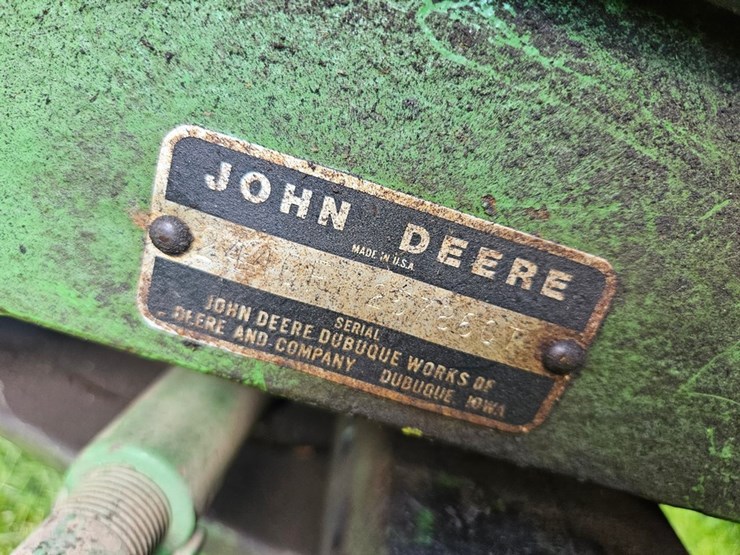 john-deere-2440-image-39