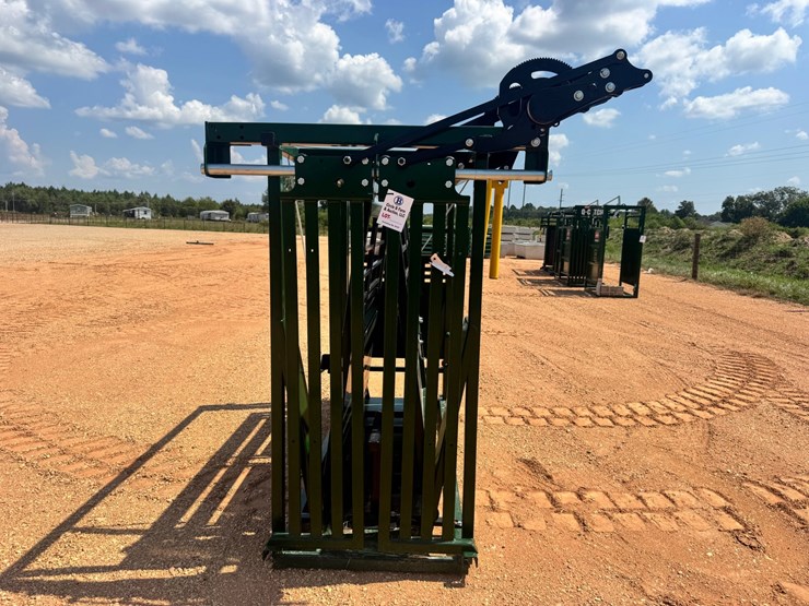 #8127-•-arrowquip-easy-lock-squeeze-chute-image-2