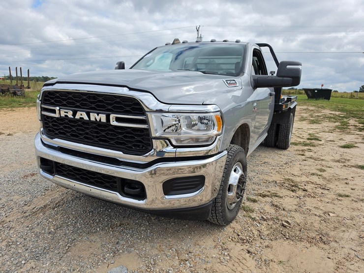 2024-dodge-3500-image-1