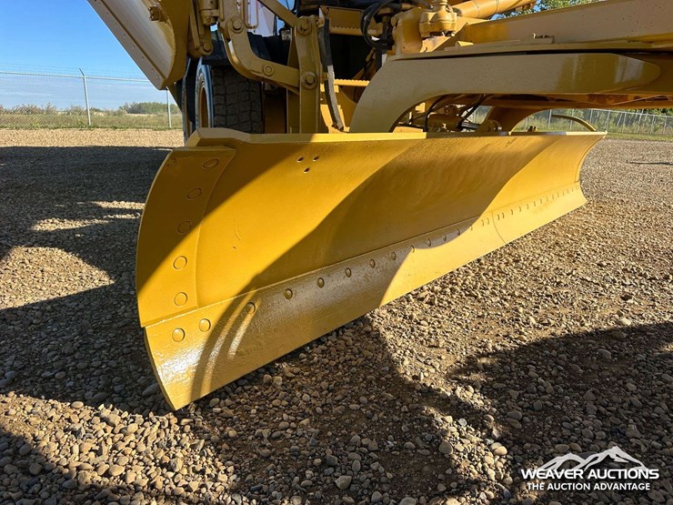 caterpillar-140m-image-9
