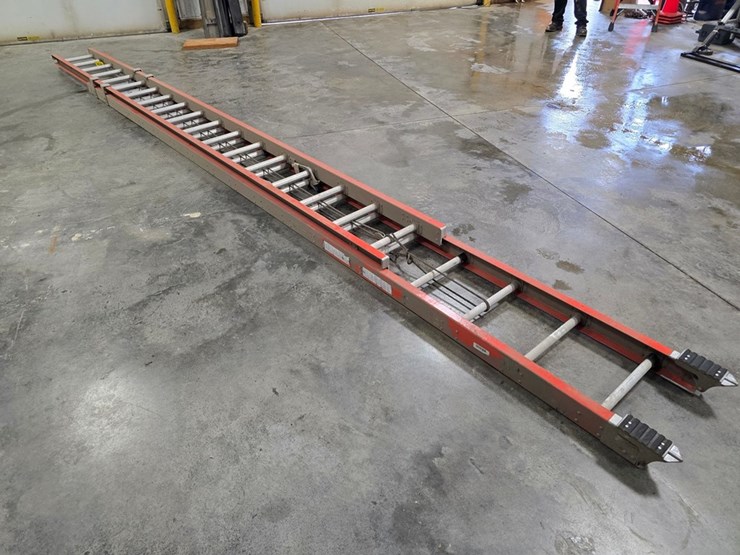 #9734-•-louisville-36'-extension-ladder-image-4