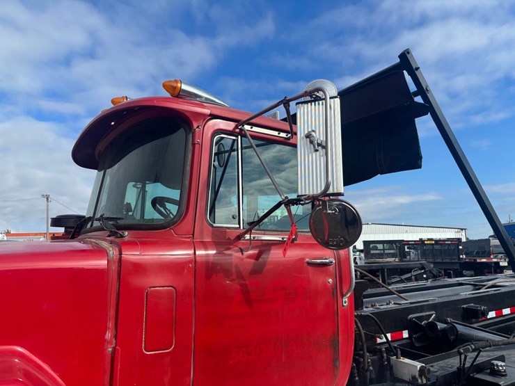 mack-rd688s-image-10