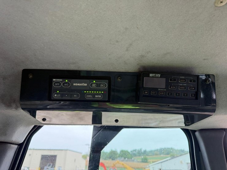 2004-komatsu-d31px-21-image-26