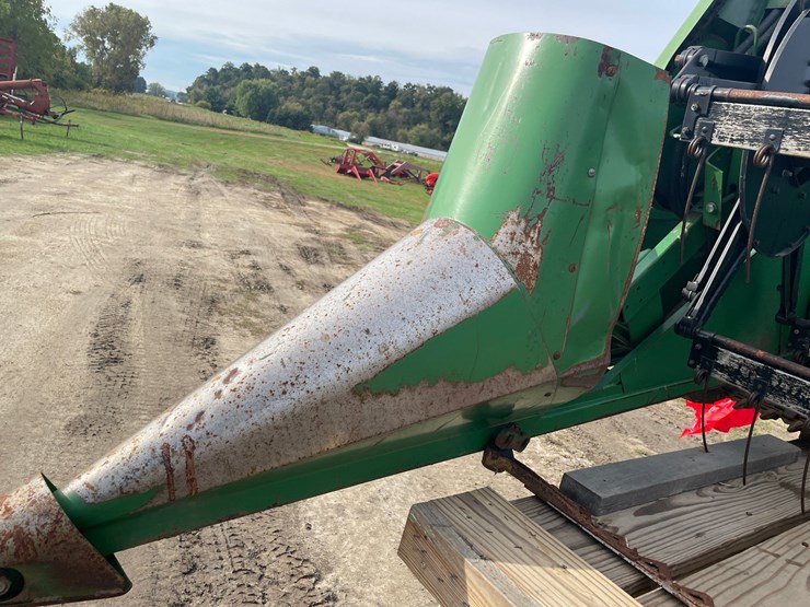 john-deere-216-image-10