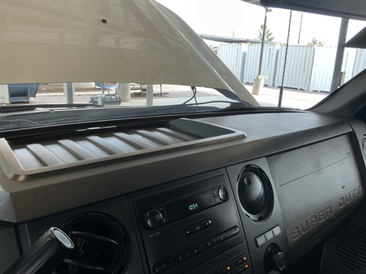 2012-ford-f550-image-18