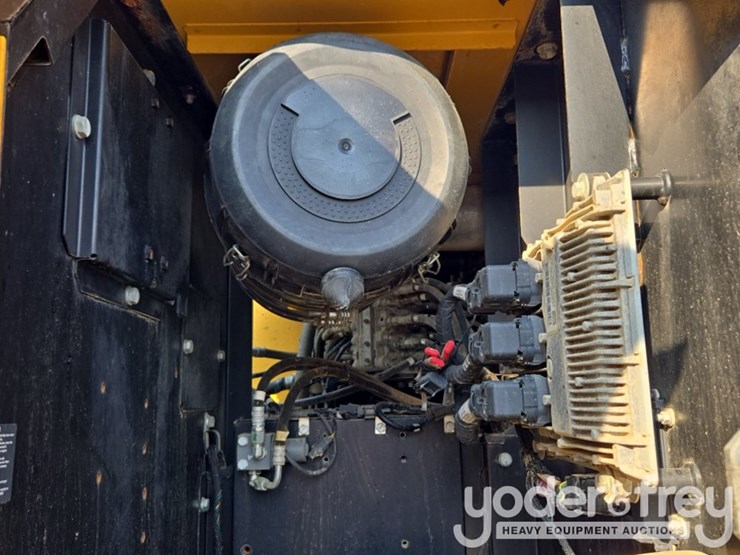 2019-deere-210g-lc-image-28
