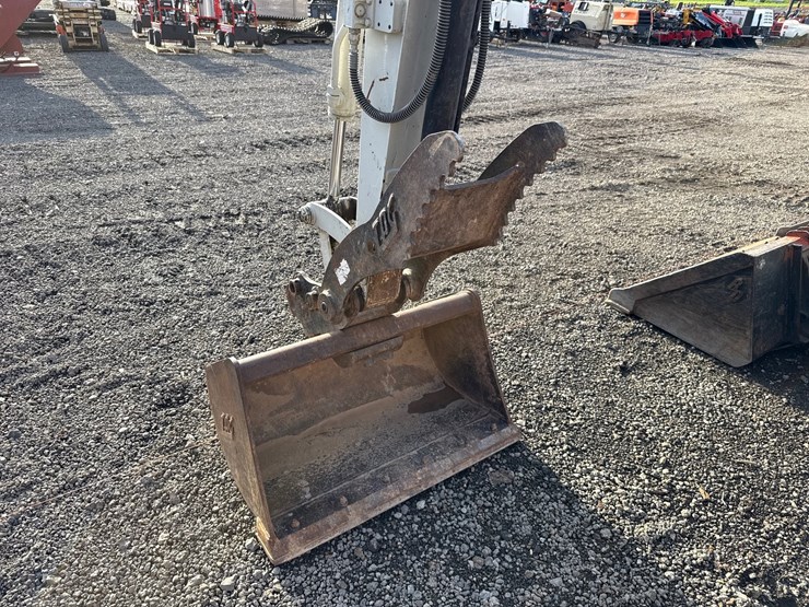 takeuchi-tb230-image-14
