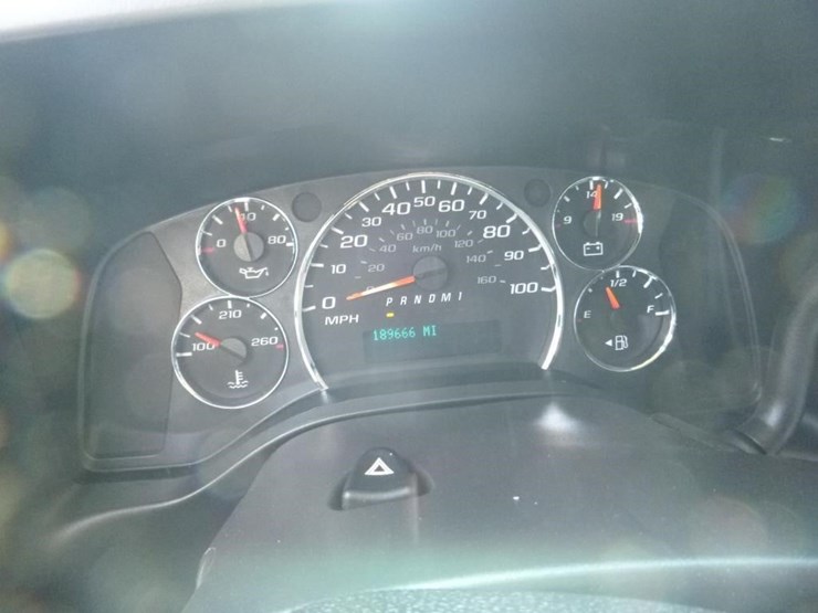 2015-chevrolet-express-2500-image-14