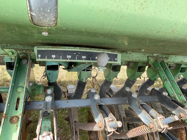 john-deere-12-image-23