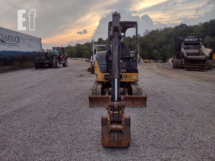 2017-deere-30g-image-2