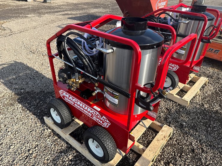 #2060-•-magnum-4000-series-heated-pressure-washer-image-5
