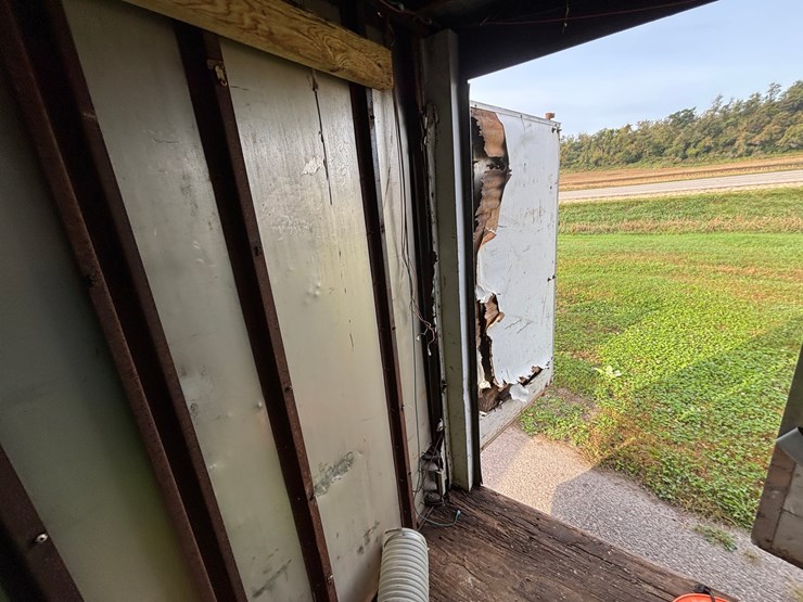 #1320-•-enclosed-cargo-trailer-with-blow-in-insulation-business-equipment-(no-title)-image-25