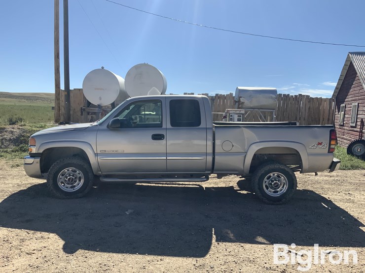 2004-gmc-sierra-2500-image-8