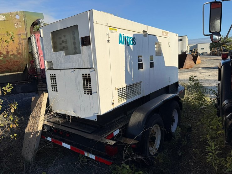 #3501-•-whisperwatt-dca-1651v-towable-generator-image-3