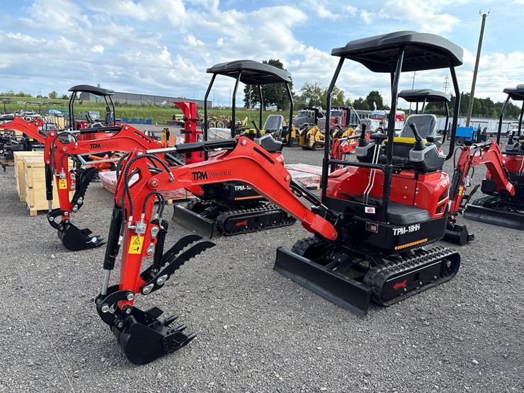 #1072-•-2026-tpm-18hh-mini-excavator-image-1