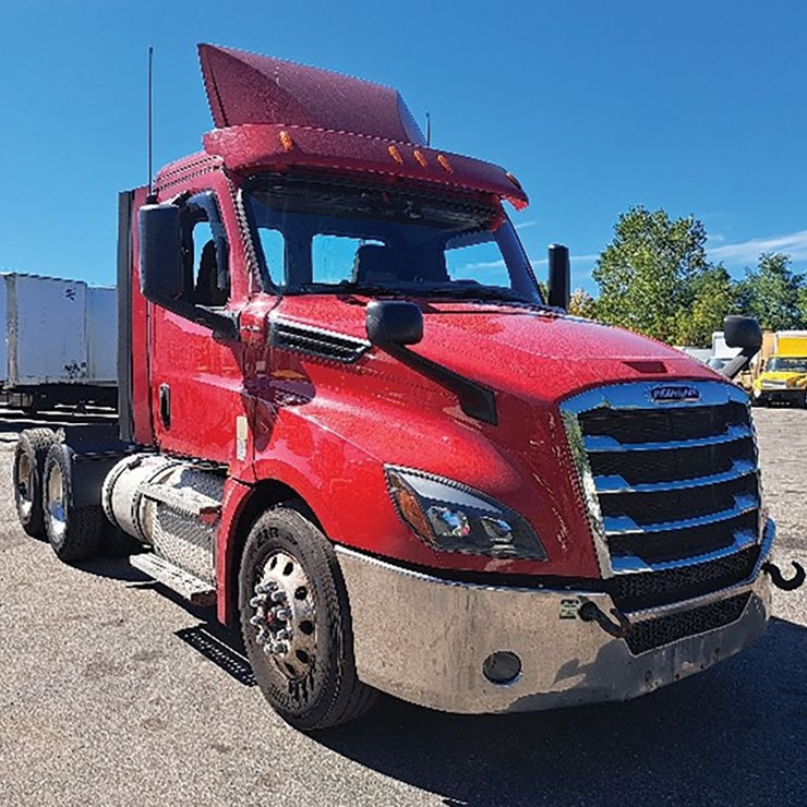 2020 FREIGHTLINER CASCADIA 126