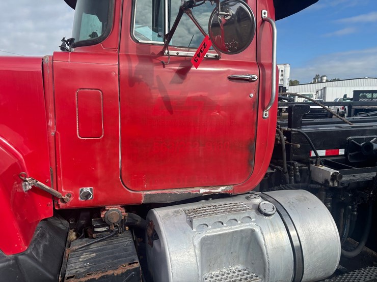 mack-rd688s-image-11