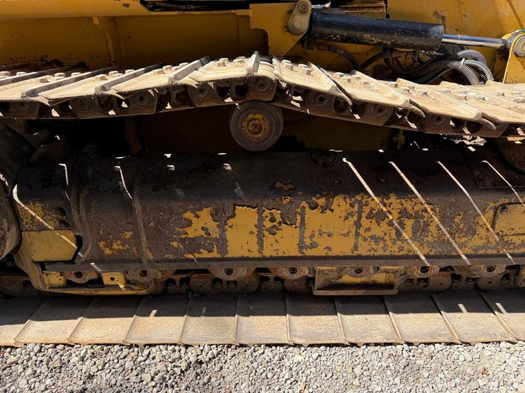 2016-caterpillar-d5k2-lgp-image-12
