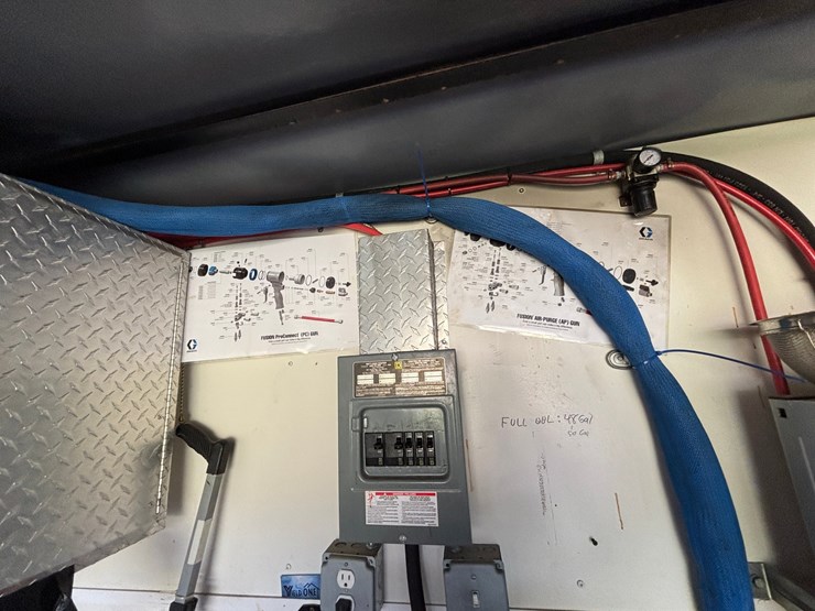 #1321-•-2021-diamond-cargo-enclosed-trailer-with-spray-foam-business-equipment-(no-title)-image-50