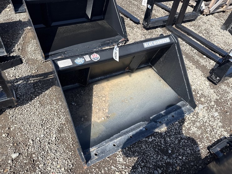 #2043-•-blue-diamond-44"-mini-skid-steer-smooth-bucket-image-2