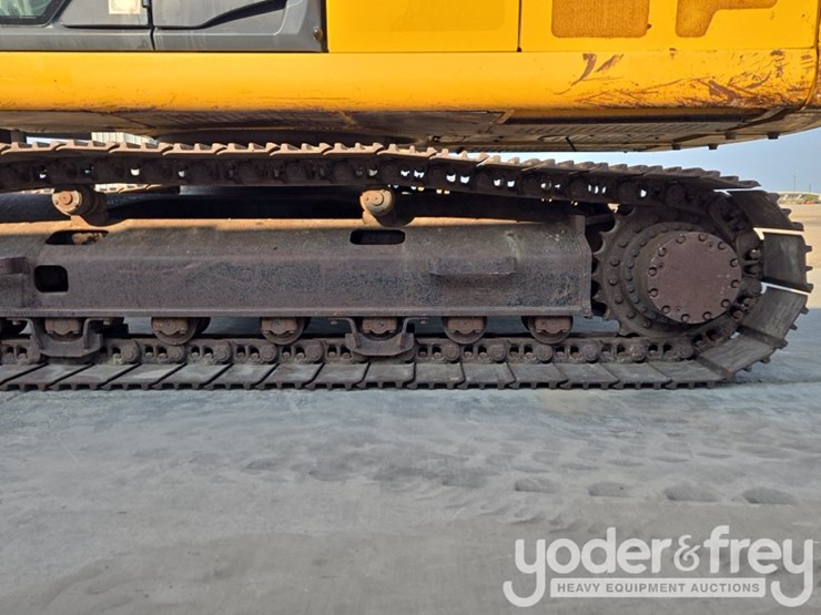 2019-deere-210g-lc-image-10