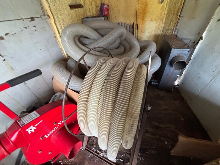 #1320-•-enclosed-cargo-trailer-with-blow-in-insulation-business-equipment-(no-title)-image-19