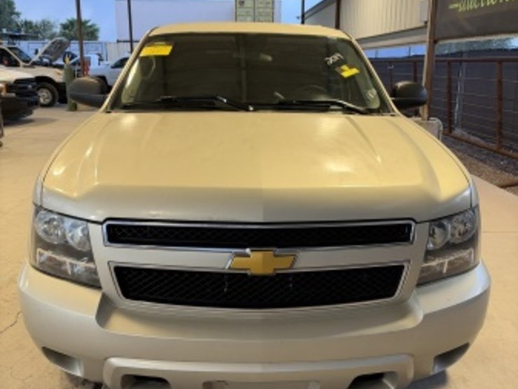 2014-chevrolet-tahoe-image-3