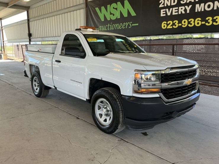 2017-chevrolet-silverado-1500-image-2