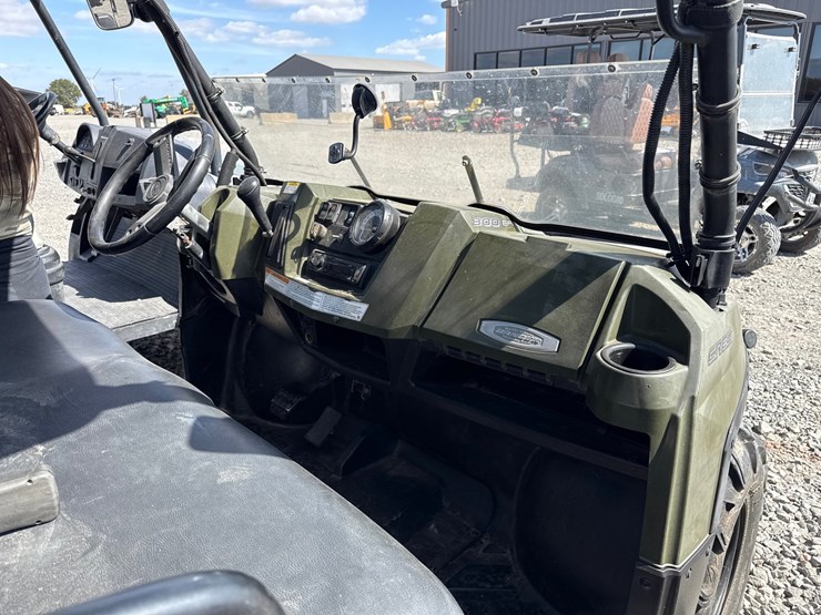 2011-polaris-ranger-crew-image-18