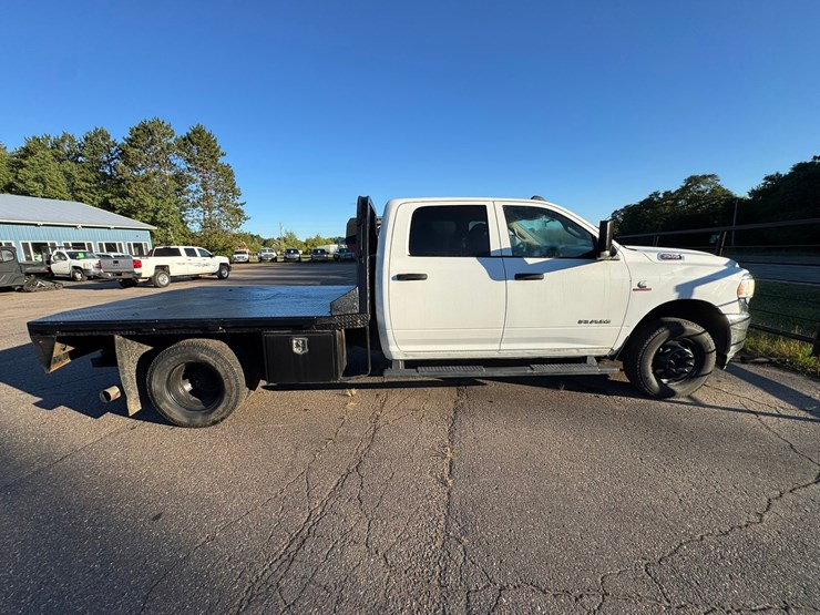 2020-dodge-3500-image-6