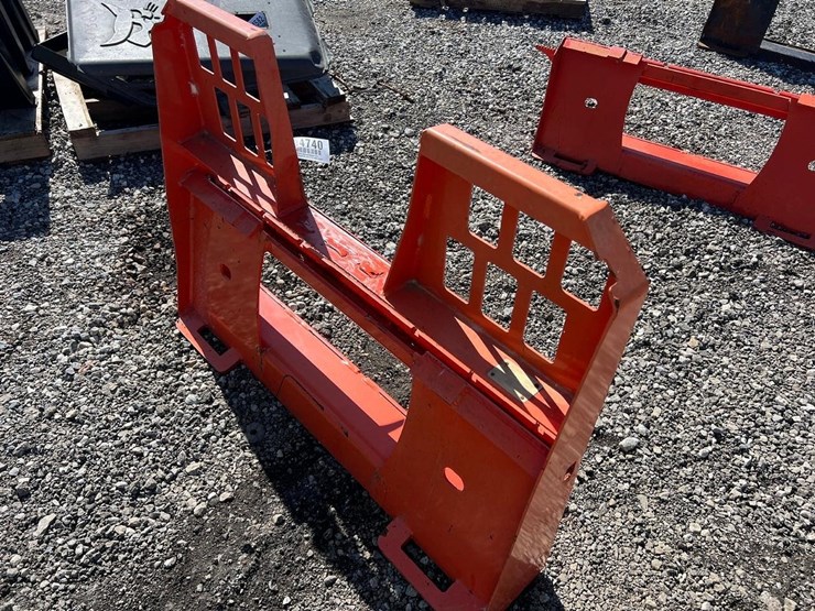 walk-through-skid-steer-fork-frame-backing-plate-image-2
