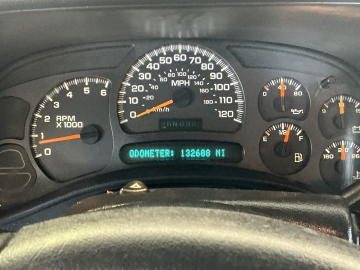2005-chevrolet-silverado-2500hd-image-17
