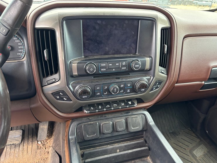 2019-chevrolet-silverado-3500hd-image-36
