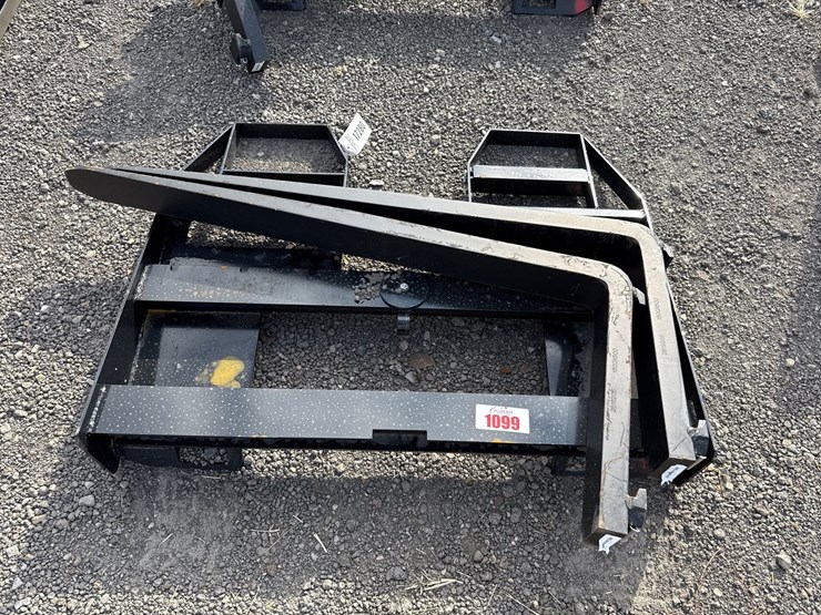 #1099-•-48"-skid-steer-pallet-forks-image-1