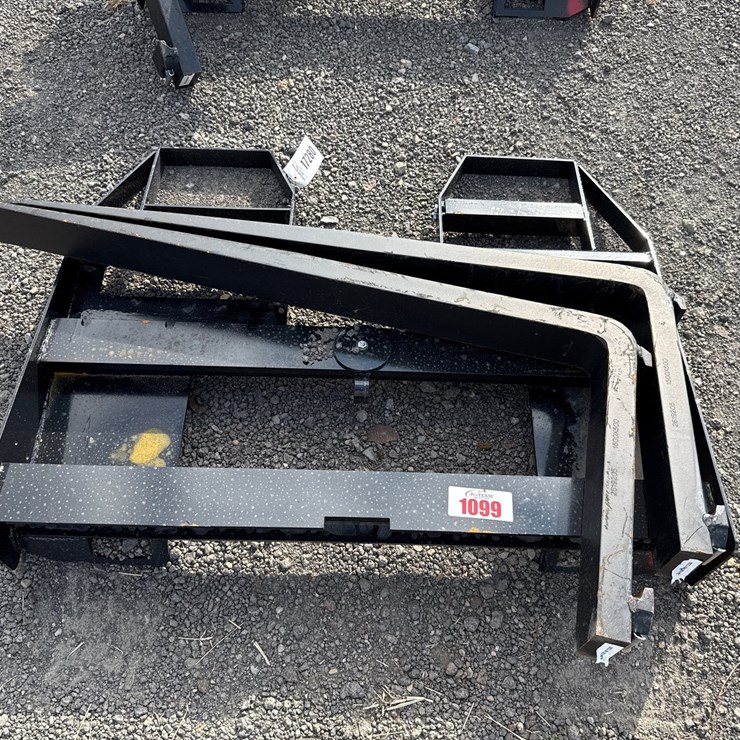 #1099 • 48" SKID STEER PALLET FORKS
