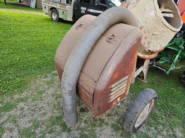#8737-•-timken-bearing-equipment-towable-concrete-mixer-image-16