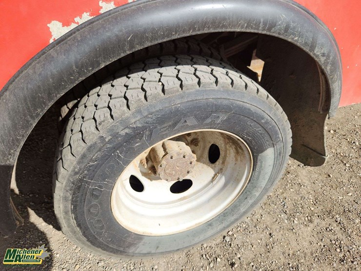 2012-ford-f550-image-9