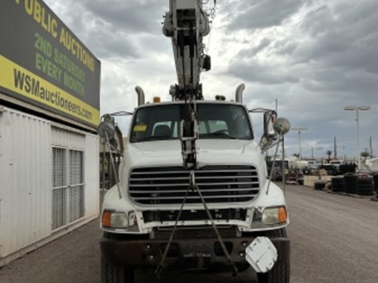 2007-sterling-lt9500-image-3