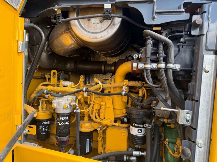 2022-deere-544-p-tier-image-18