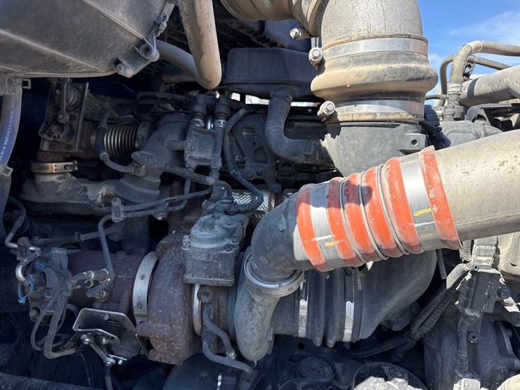 2019-peterbilt-579-image-62