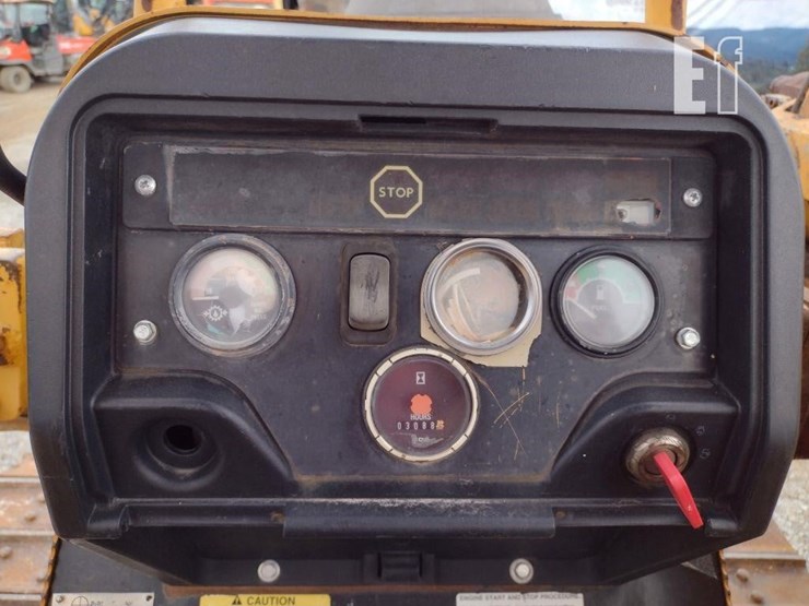 2000-deere-650h-lt-image-8