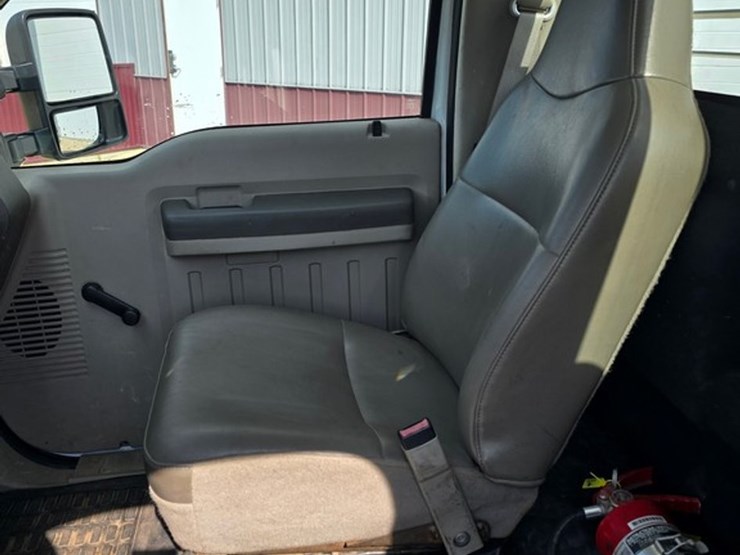 2008-ford-f550-image-16
