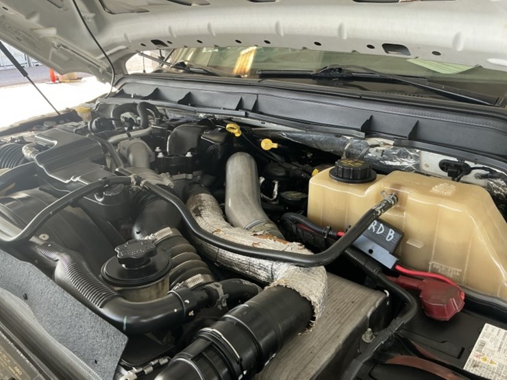 2013-ford-f550-image-12