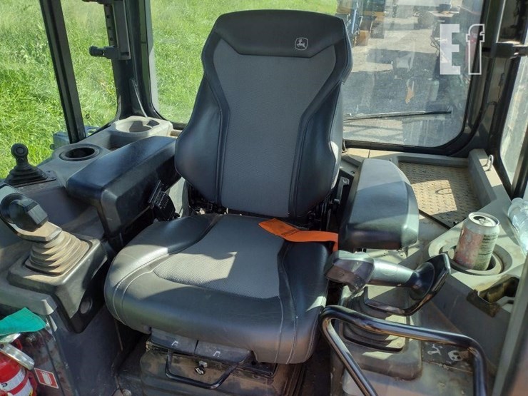 2021-deere-750l-lgp-image-13