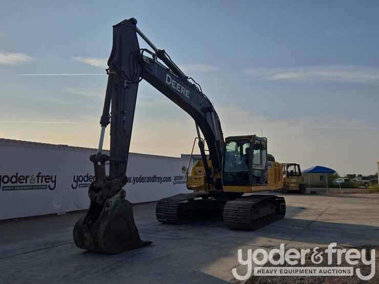 2019-deere-210g-lc-image-1
