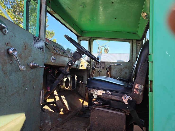 #3410-•-1974-oshkosh-p2025-1e1-plow-truck-image-52