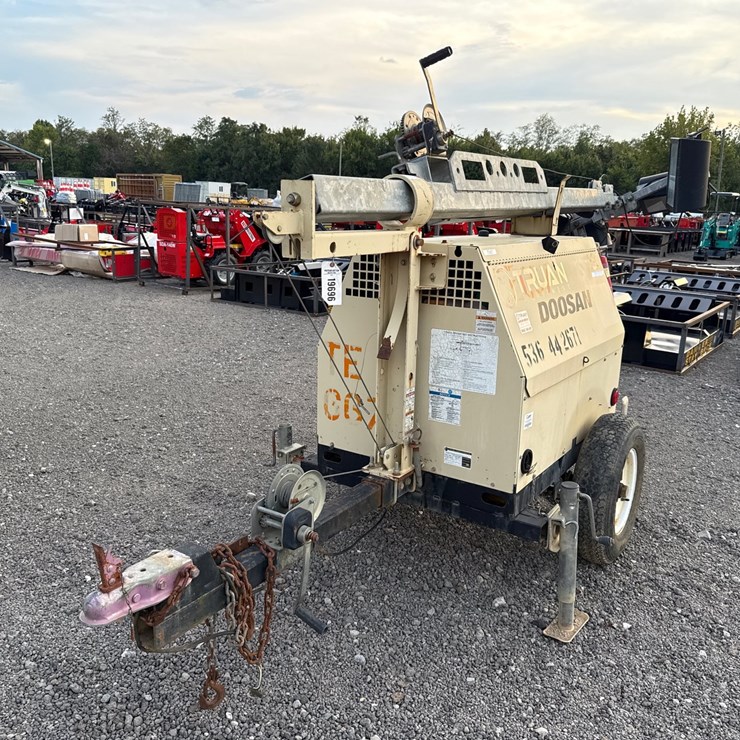 #2069 • DOOSAN TOWABLE LIGHT TOWER