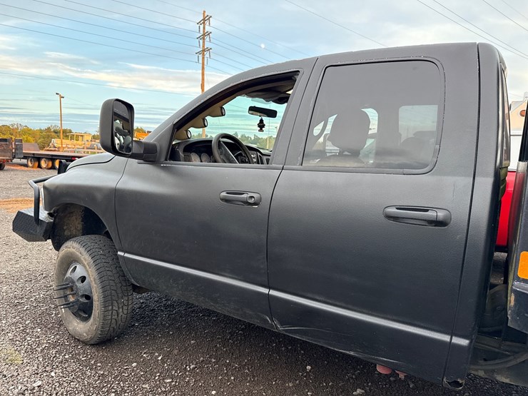 2003-dodge-3500-image-11