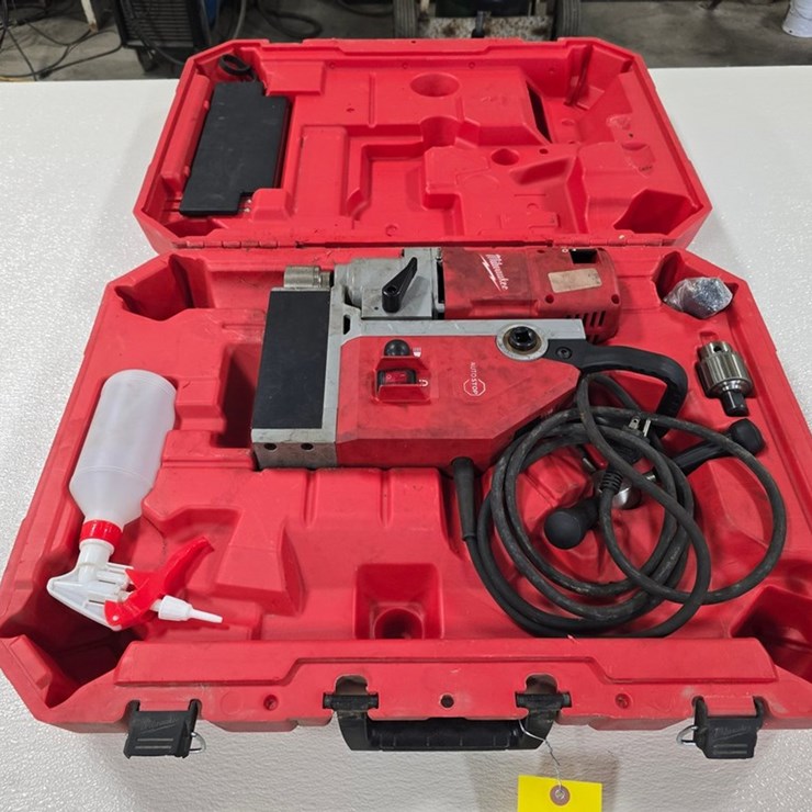 #9718 • Milwaukee 1518 Electro Magnetic Drill Kit