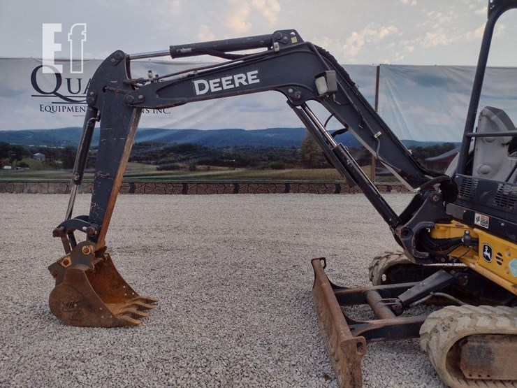 2017-deere-30g-image-21